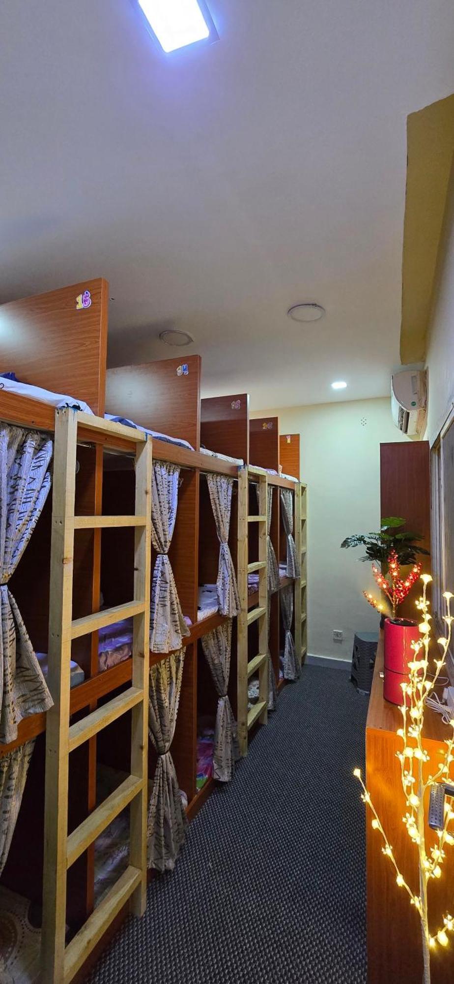 Bed and Breakfast Alharaki Capsule Dubaj Zewnętrze zdjęcie