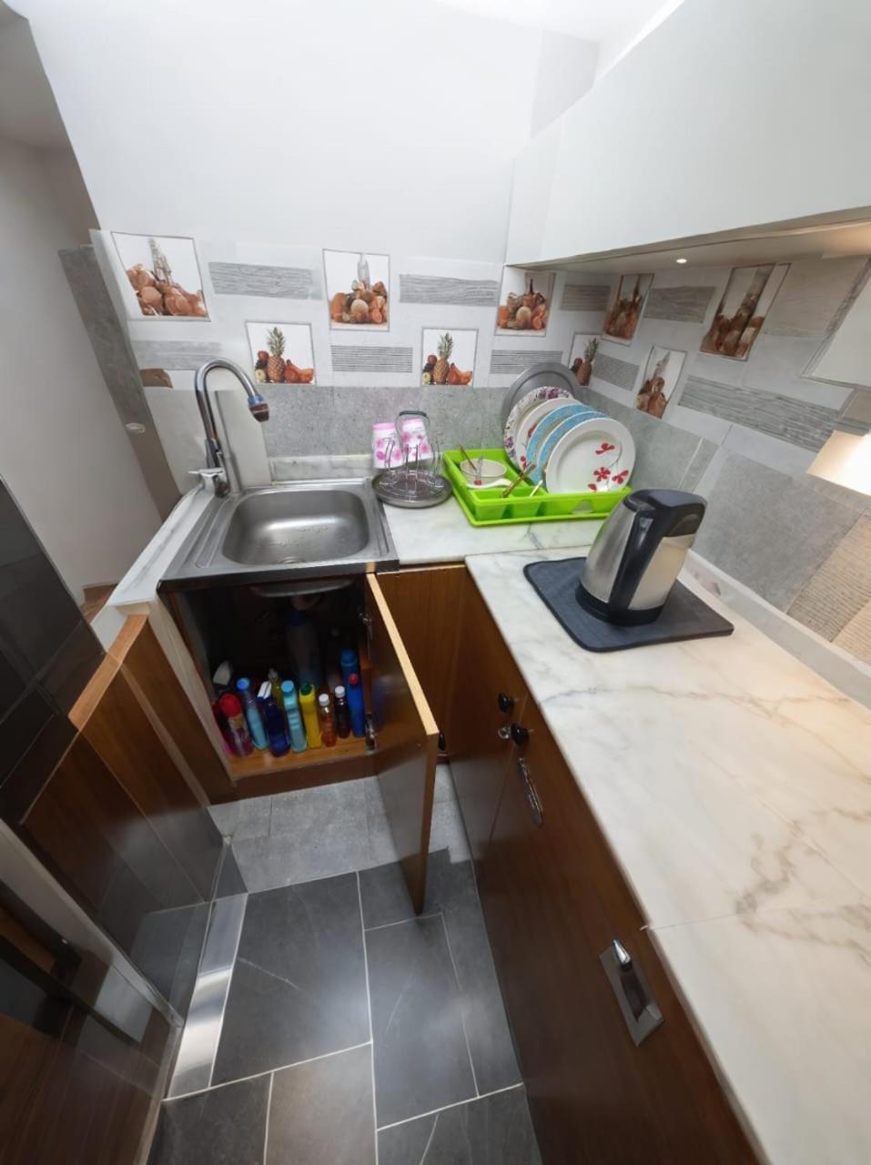 Bed and Breakfast Alharaki Capsule Dubaj Zewnętrze zdjęcie